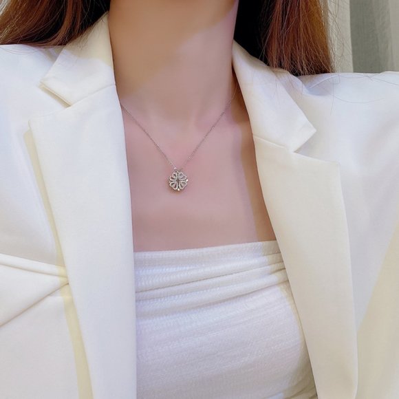 NEW 14K WT Gold Plated Diamond Clover Necklace b - Picture 4 of 4